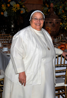 Sister-Dulce-Maria-at-dinner-event